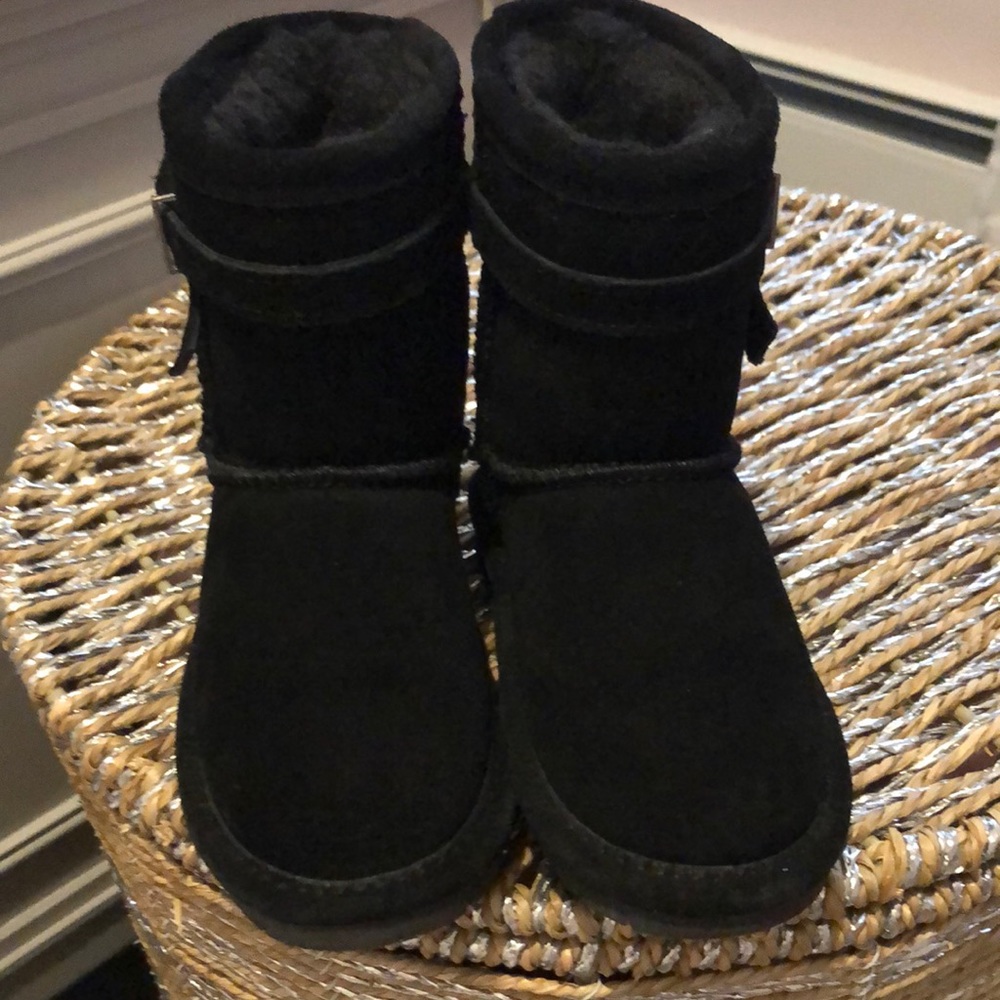 Like new Bear Paw boots